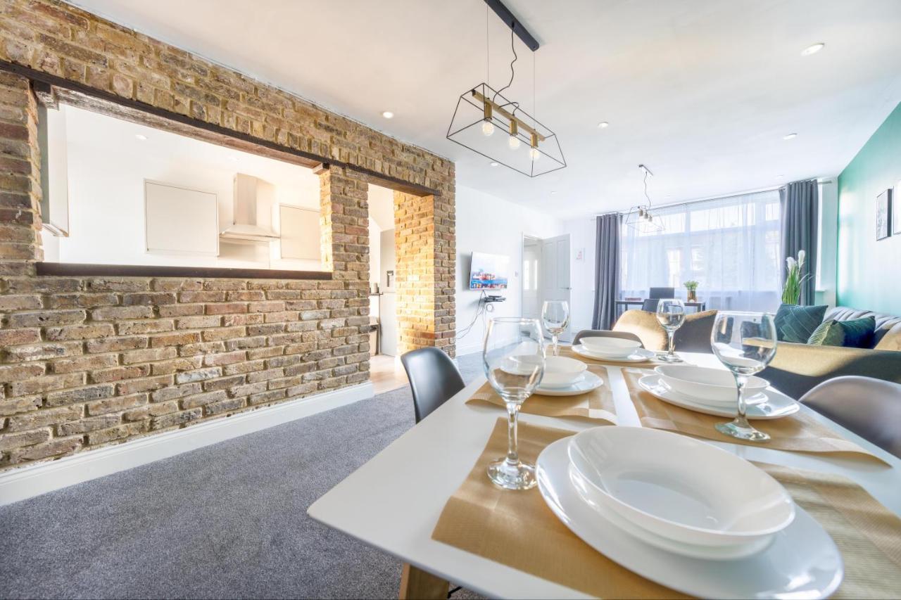Contractor Accommodation Near Heathrow, Windsor Minutes From M4 Slough Esterno foto