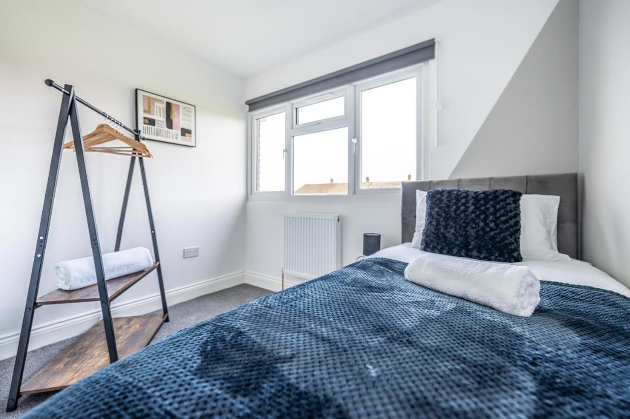 Contractor Accommodation Near Heathrow, Windsor Minutes From M4 Slough Esterno foto