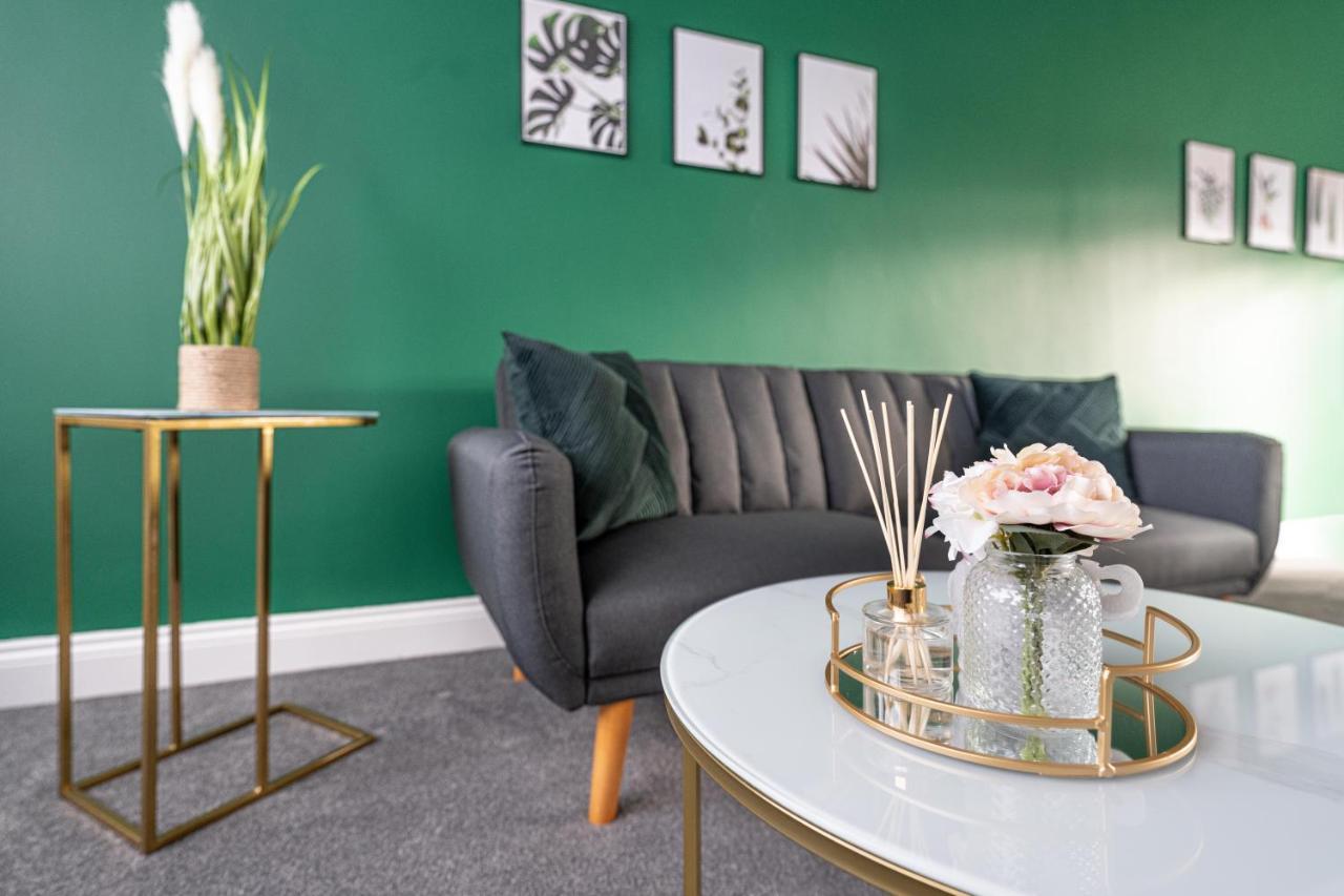 Contractor Accommodation Near Heathrow, Windsor Minutes From M4 Slough Esterno foto