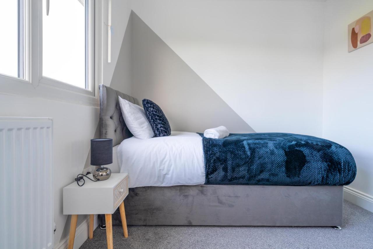 Contractor Accommodation Near Heathrow, Windsor Minutes From M4 Slough Esterno foto